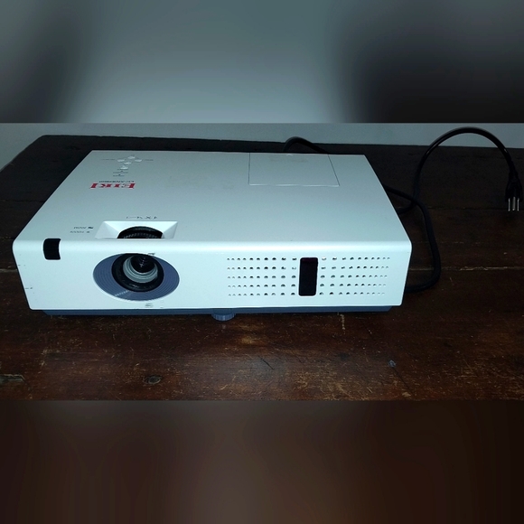 Eiki Projector - Picture 10 of 14